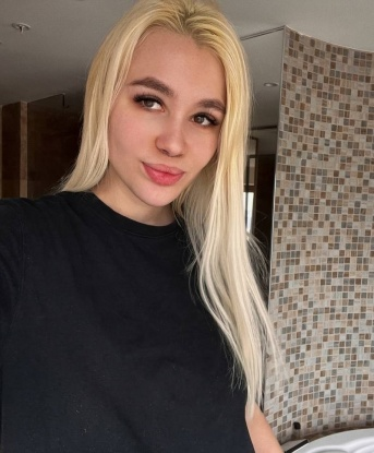 Я твоя олицетворение страсти и женственности.💃 ❤️
У меня есть раскрепощенный ум и я обожаю удовлетворять мужчин. Мои услуги включают классический секс, оральный секс, массаж и многое другое.🔥
Фото, которые ты видишь, полностью мои, без фотошопа. Ты увидишь мою красивую улыбку, пышные формы и искусные движения.💋
Мои клиенты в Москве всегда остаются довольными и возвращаются ко мне снова и снова. Уверена, что и ты будешь в восторге от нашей встречи. 🌟
Не теряй время, позвони мне прямо сейчас и я превратю твои фантазии в реальность. Жду тебя, мой красавчик, в Москве! 🌹 Мария